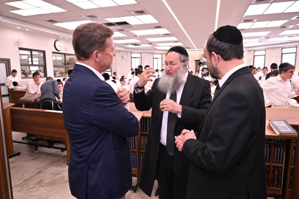 שגריר גרמניה בישראל עשה שטייגען בישיבה בטלזסטון שגריר גרמניה בישראל עשה שטייגען בישיבה בטלזסטון