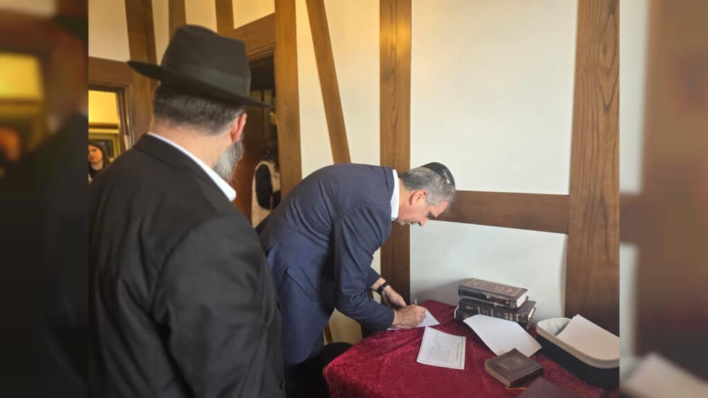 איצקוביץ': התקרית על הכביש ועוגת השטריימל לסמנכ"ל איצקוביץ': התקרית על הכביש ועוגת השטריימל לסמנכ"ל