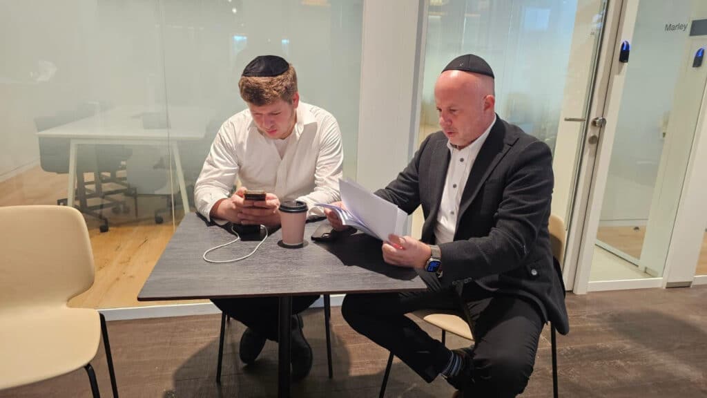 איצקוביץ': התקרית על הכביש ועוגת השטריימל לסמנכ"ל איצקוביץ': התקרית על הכביש ועוגת השטריימל לסמנכ"ל