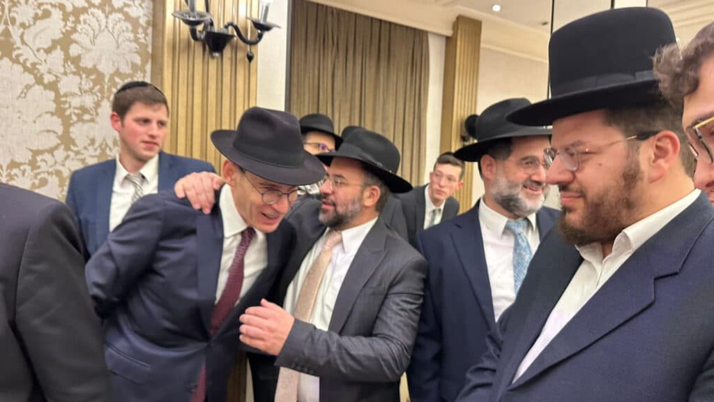 איצקוביץ': התקרית על הכביש ועוגת השטריימל לסמנכ"ל איצקוביץ': התקרית על הכביש ועוגת השטריימל לסמנכ"ל