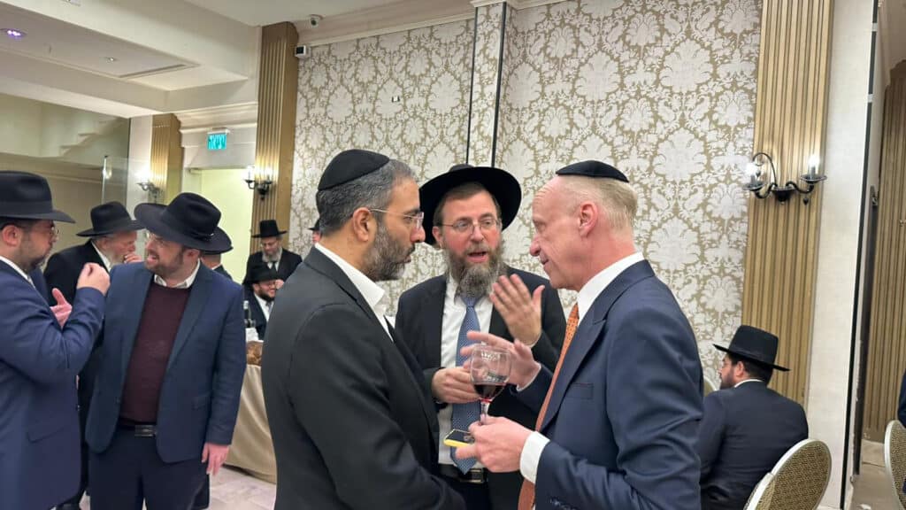 איצקוביץ': התקרית על הכביש ועוגת השטריימל לסמנכ"ל איצקוביץ': התקרית על הכביש ועוגת השטריימל לסמנכ"ל