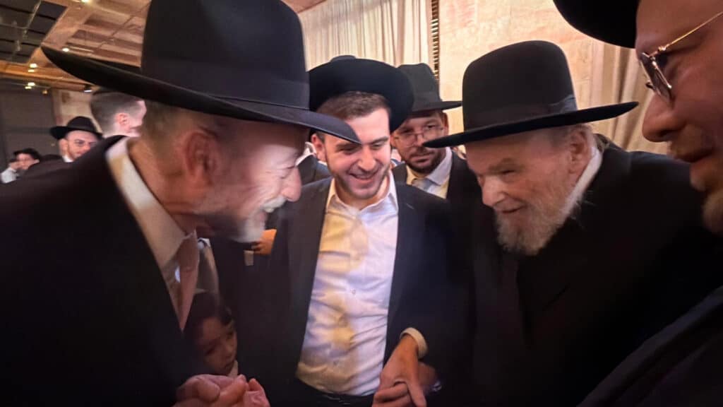 איצקוביץ': התקרית על הכביש ועוגת השטריימל לסמנכ"ל איצקוביץ': התקרית על הכביש ועוגת השטריימל לסמנכ"ל