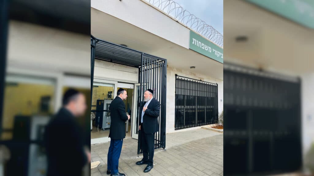 איצקוביץ': התקרית על הכביש ועוגת השטריימל לסמנכ"ל איצקוביץ': התקרית על הכביש ועוגת השטריימל לסמנכ"ל