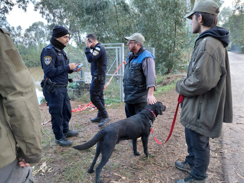 עם ג'יפים, קייאקים וכלבים: נמשכים החיפושים אחר אליהו אבא שאול