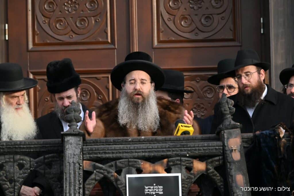 מסע החירום של האדמו"ר מסאדיגורה להצלת הקלויז שנחרב בפוגרום נורא