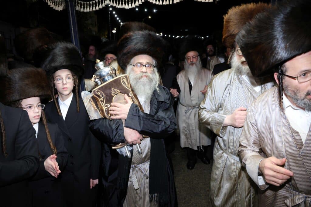 הכנסת ספר תורה לביהמ"ד "אהל הדסה" בבית שמש