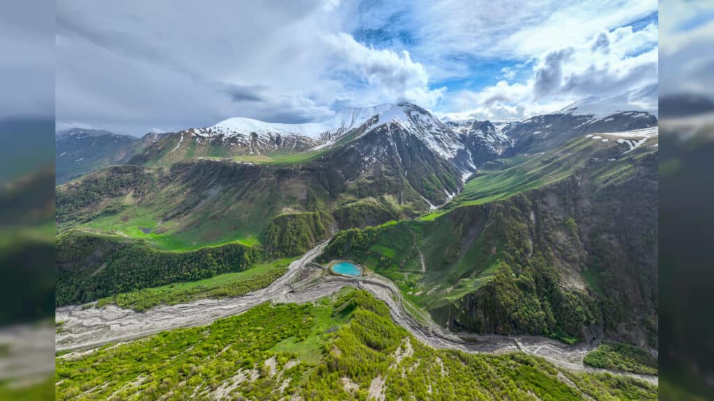 חנוכה באור אחר: חופשת החורף החלומית בטביליסי עכשיו בהטבה בלעדית לגולשי המחדש