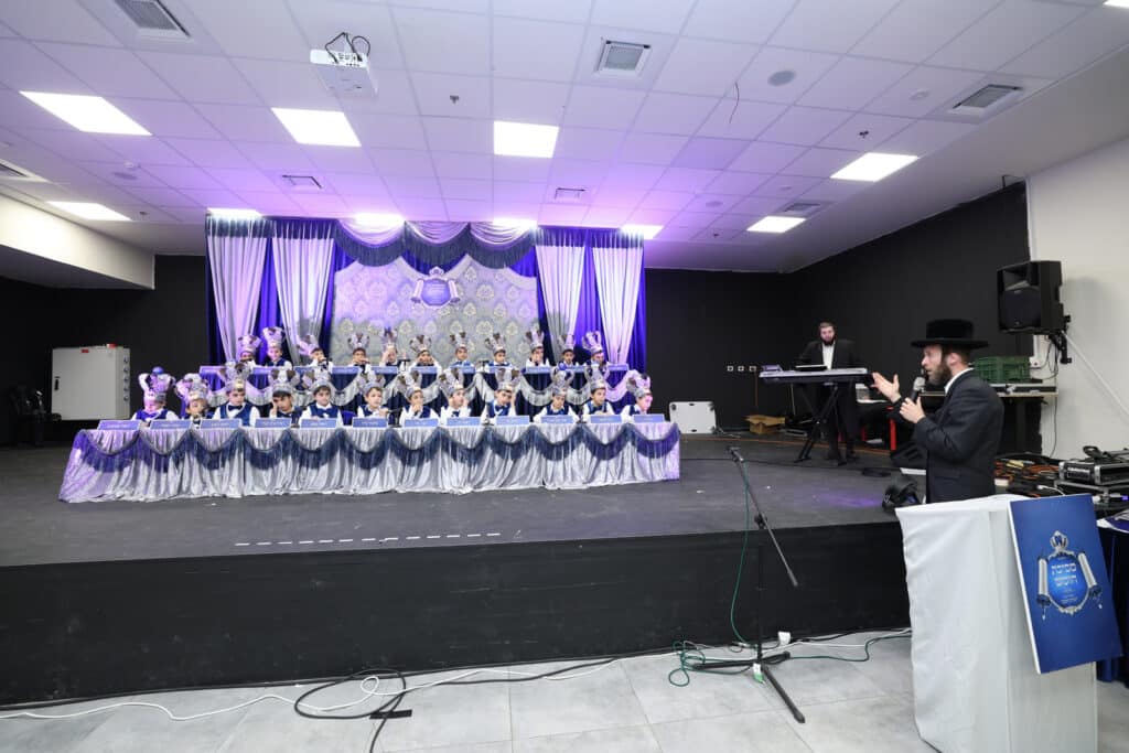 גלריה: מעמד מסיבת חומש בת"ת "תורת השם" בבית שמש