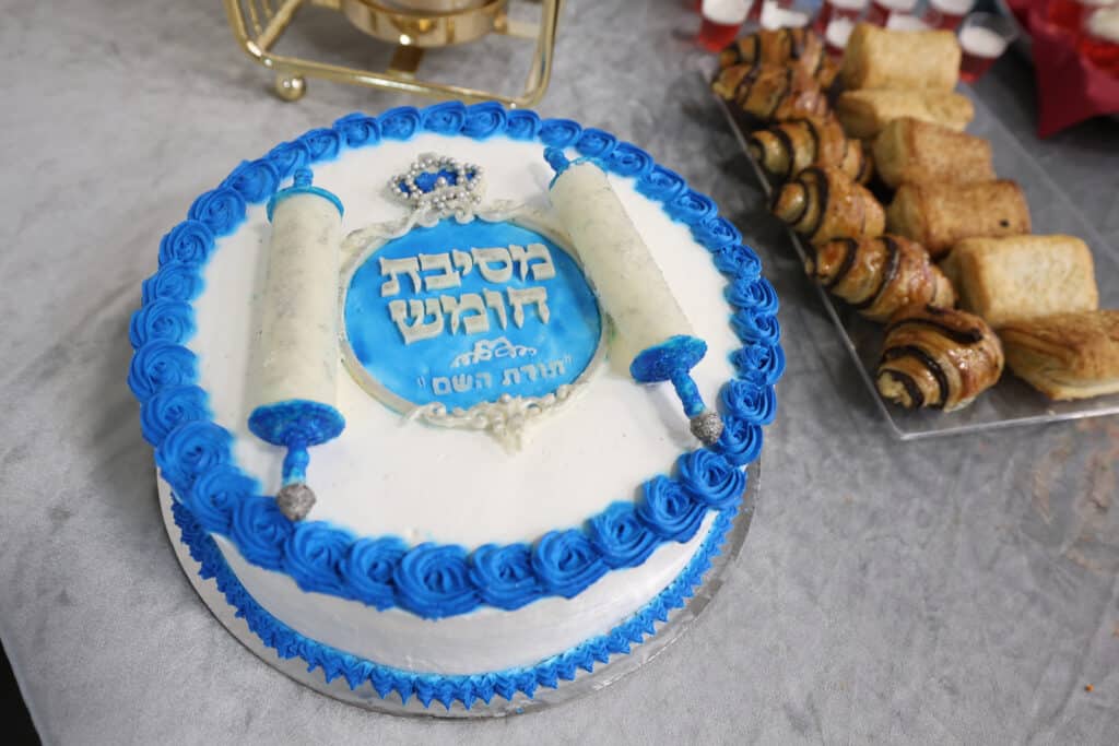 גלריה: מעמד מסיבת חומש בת"ת "תורת השם" בבית שמש