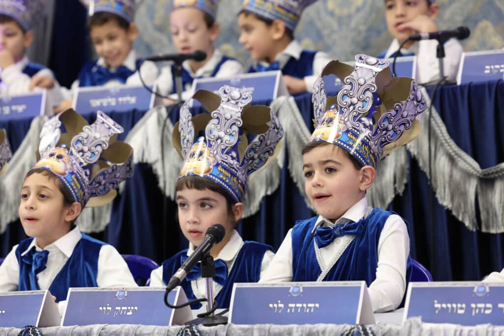 גלריה: מעמד מסיבת חומש בת"ת "תורת השם" בבית שמש גלריה: מעמד מסיבת חומש בת"ת "תורת השם" בבית שמש