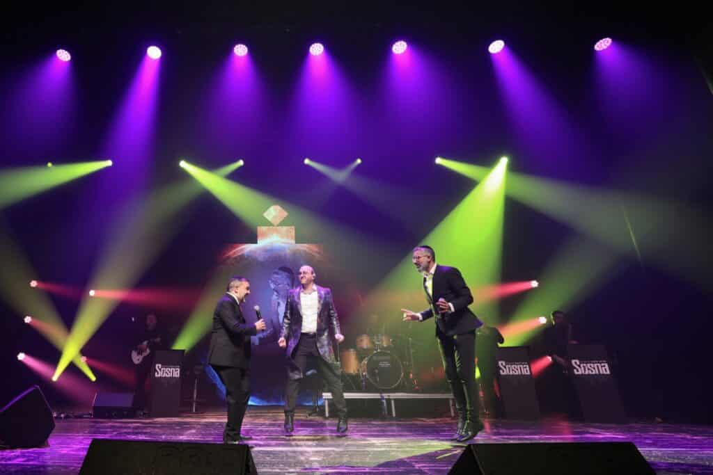 בחיפה התכנסו להודות ולהלל עם ענקי הזמר