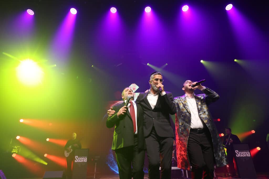 בחיפה התכנסו להודות ולהלל עם ענקי הזמר