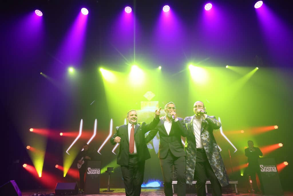 בחיפה התכנסו להודות ולהלל עם ענקי הזמר