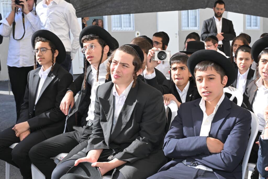 הגר"י זילברשטיין בביקור נדיר בת"ת 'חמדת התורה' בטבריה