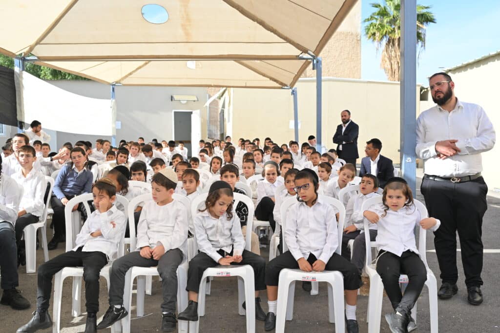 הגר"י זילברשטיין בביקור נדיר בת"ת 'חמדת התורה' בטבריה