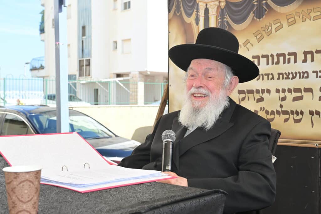 הגר"י זילברשטיין בביקור נדיר בת"ת 'חמדת התורה' בטבריה