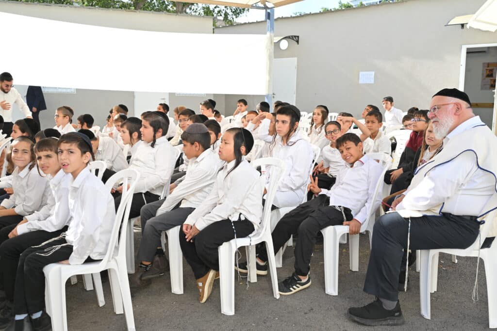 הגר"י זילברשטיין בביקור נדיר בת"ת 'חמדת התורה' בטבריה