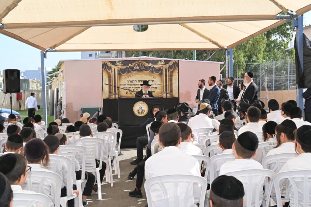 הגר"י זילברשטיין בביקור נדיר בת"ת 'חמדת התורה' בטבריה