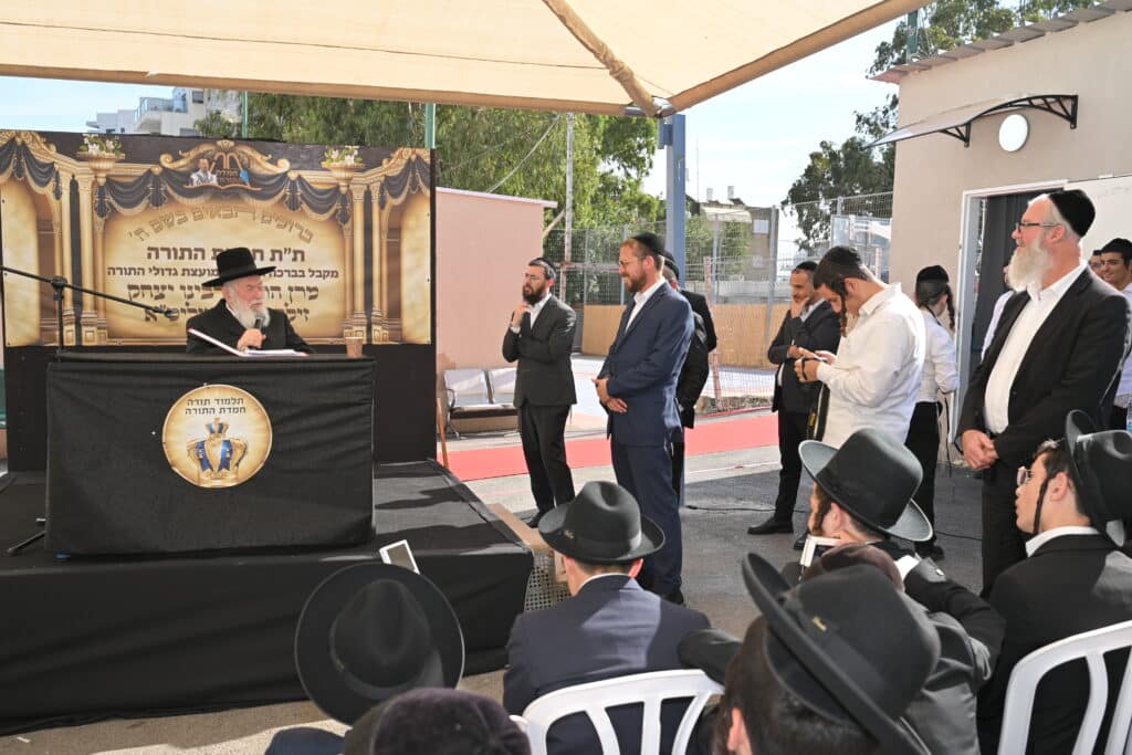 הגר"י זילברשטיין בביקור נדיר בת"ת 'חמדת התורה' בטבריה