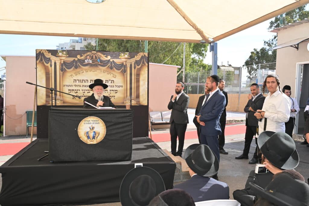 הגר"י זילברשטיין בביקור נדיר בת"ת 'חמדת התורה' בטבריה