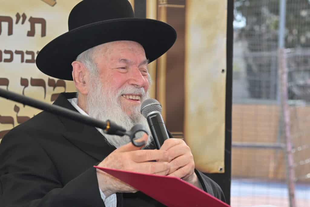 הגר"י זילברשטיין בביקור נדיר בת"ת 'חמדת התורה' בטבריה