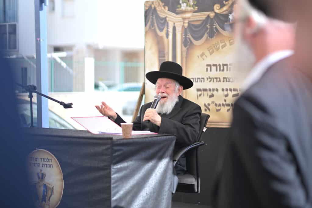 הגר"י זילברשטיין בביקור נדיר בת"ת 'חמדת התורה' בטבריה