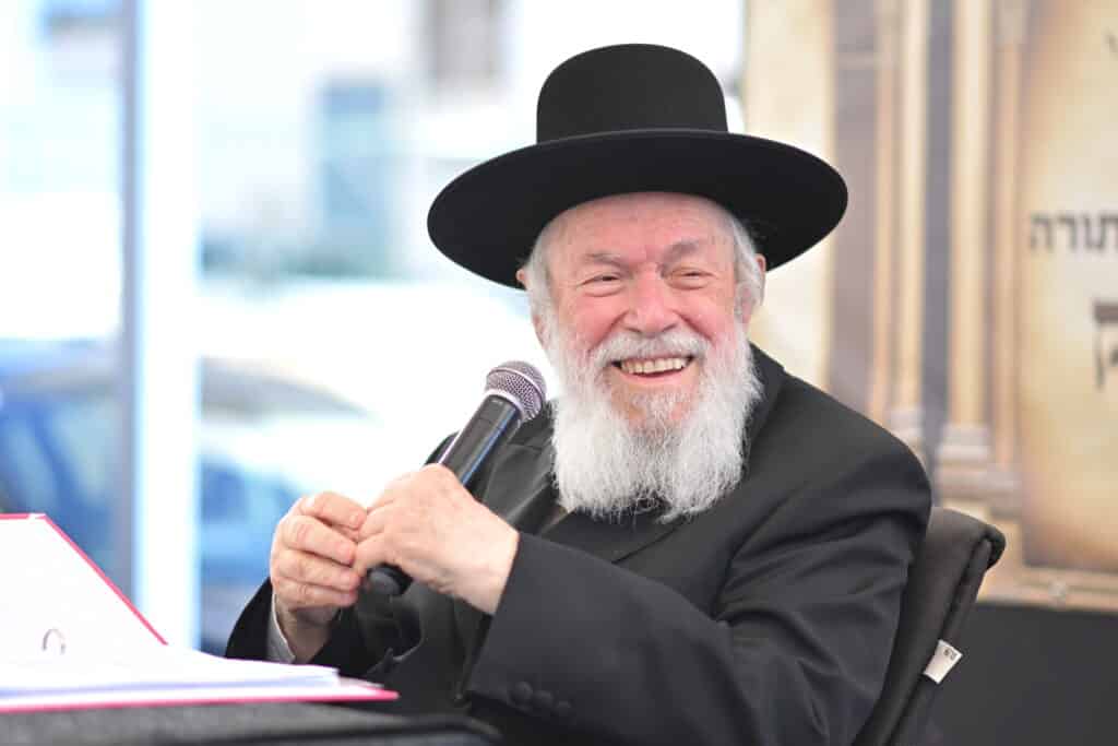 הגר"י זילברשטיין בביקור נדיר בת"ת 'חמדת התורה' בטבריה