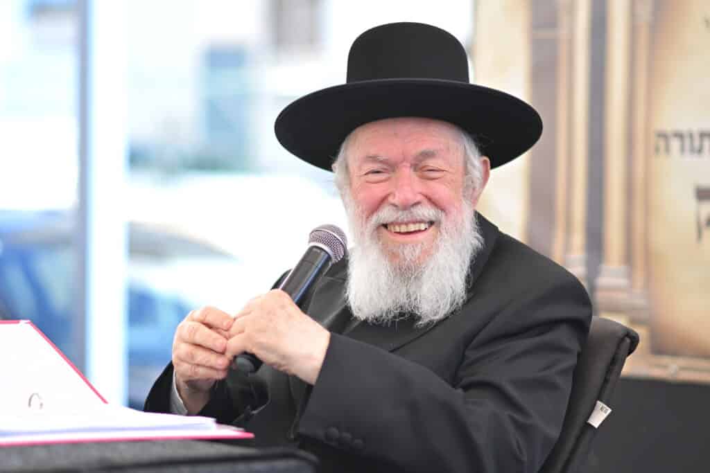 הגר"י זילברשטיין בביקור נדיר בת"ת 'חמדת התורה' בטבריה