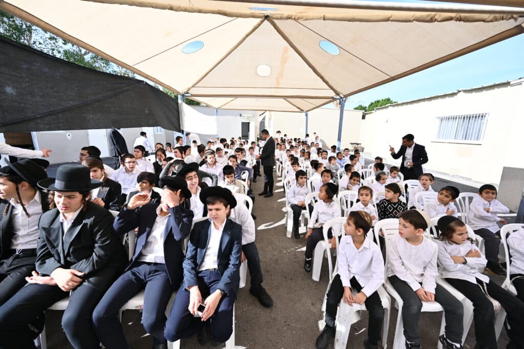 הגר"י זילברשטיין בביקור נדיר בת"ת 'חמדת התורה' בטבריה