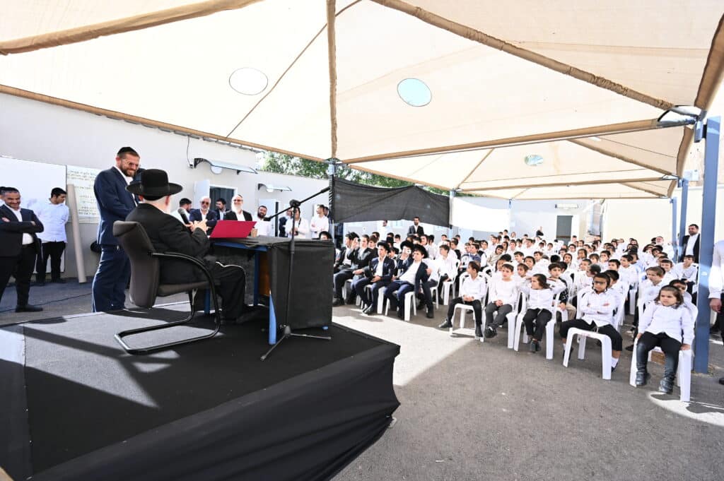 הגר"י זילברשטיין בביקור נדיר בת"ת 'חמדת התורה' בטבריה