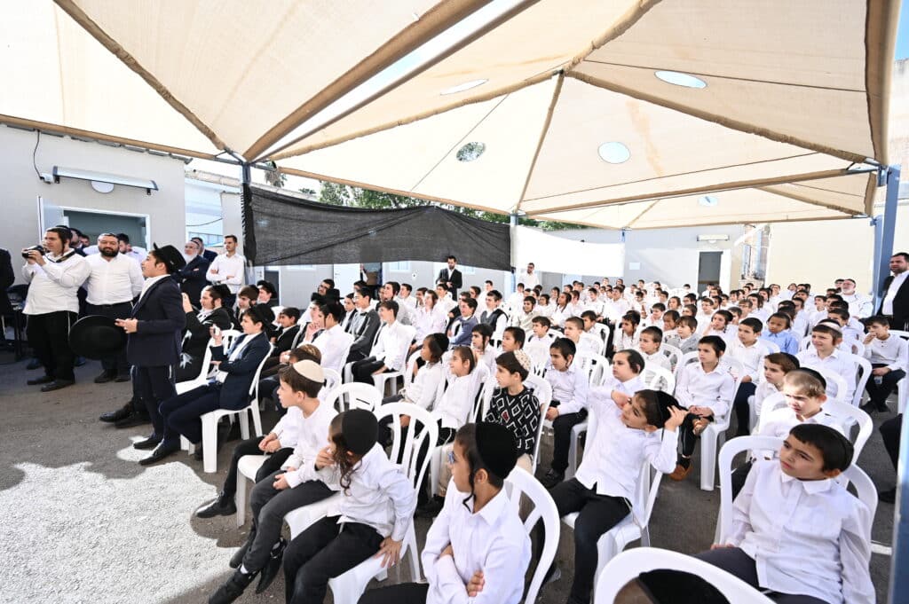 הגר"י זילברשטיין בביקור נדיר בת"ת 'חמדת התורה' בטבריה