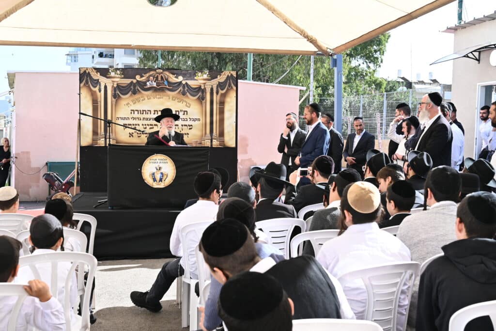 הגר"י זילברשטיין בביקור נדיר בת"ת 'חמדת התורה' בטבריה