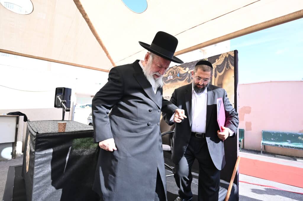 הגר"י זילברשטיין בביקור נדיר בת"ת 'חמדת התורה' בטבריה