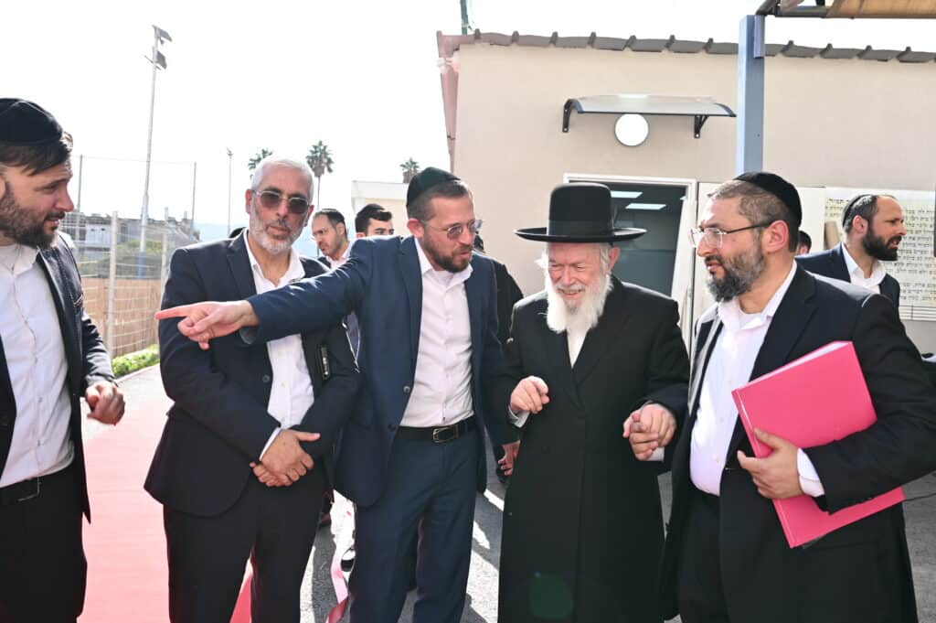 הגר"י זילברשטיין בביקור נדיר בת"ת 'חמדת התורה' בטבריה