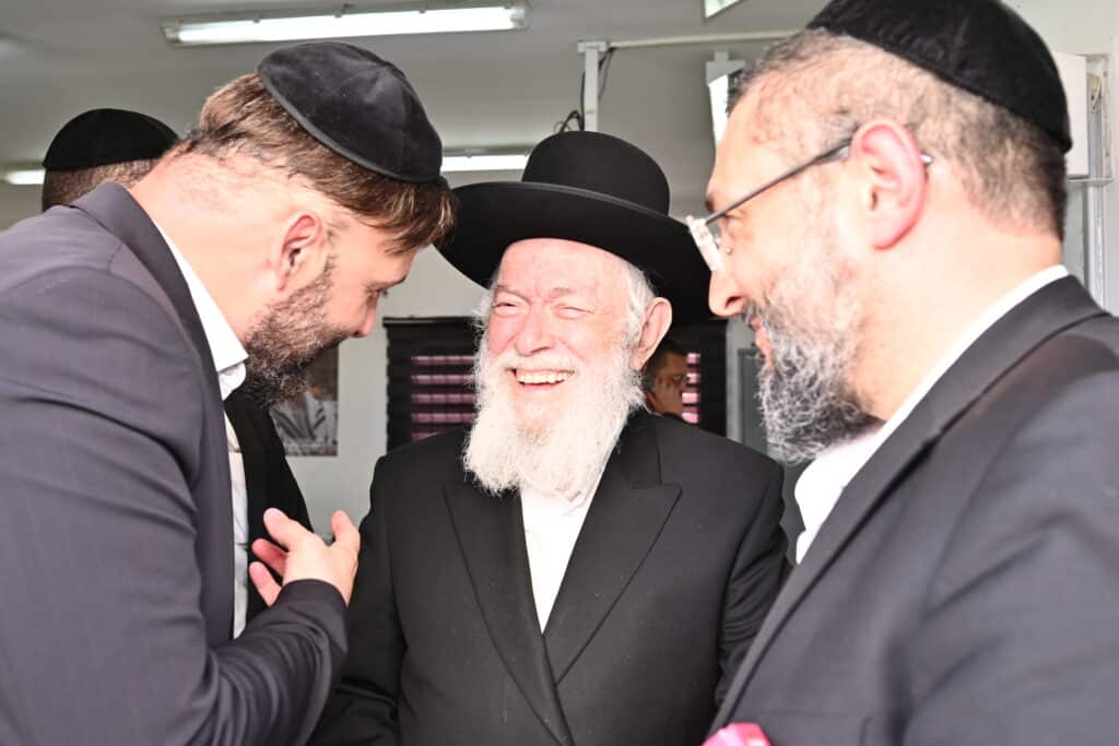 הגר"י זילברשטיין בביקור נדיר בת"ת 'חמדת התורה' בטבריה