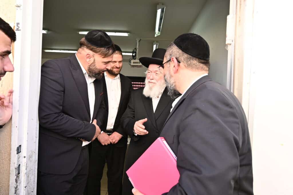 הגר"י זילברשטיין בביקור נדיר בת"ת 'חמדת התורה' בטבריה