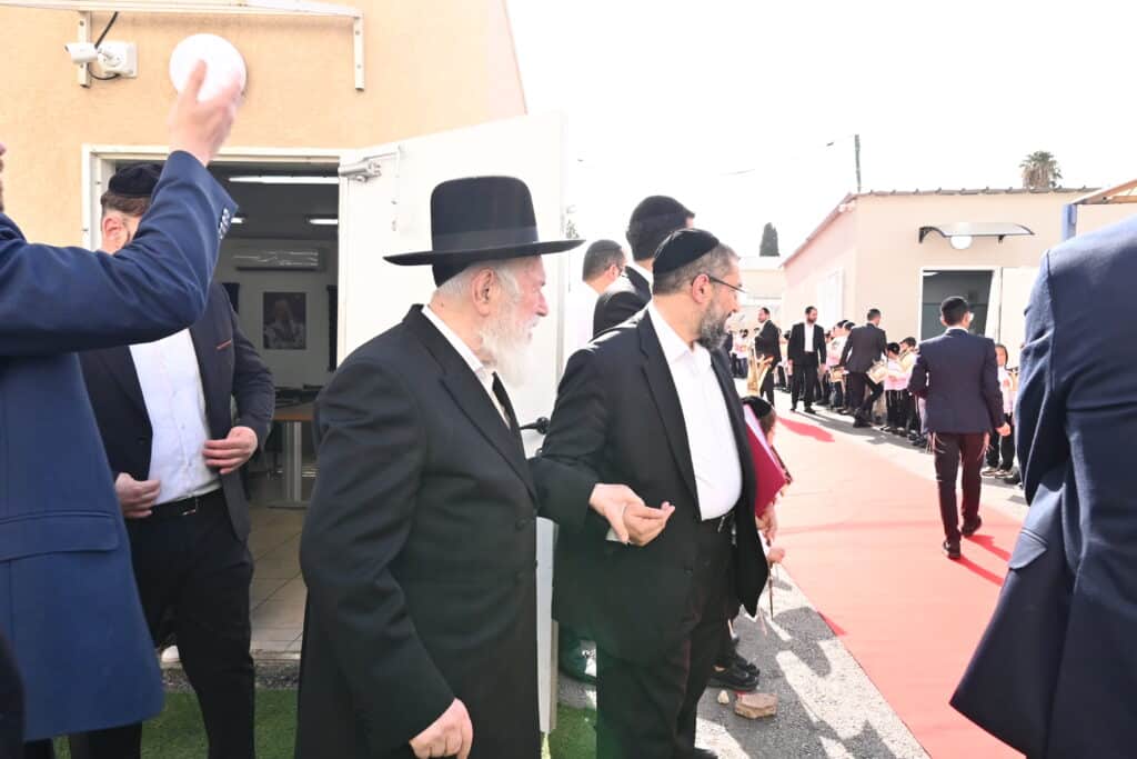 הגר"י זילברשטיין בביקור נדיר בת"ת 'חמדת התורה' בטבריה