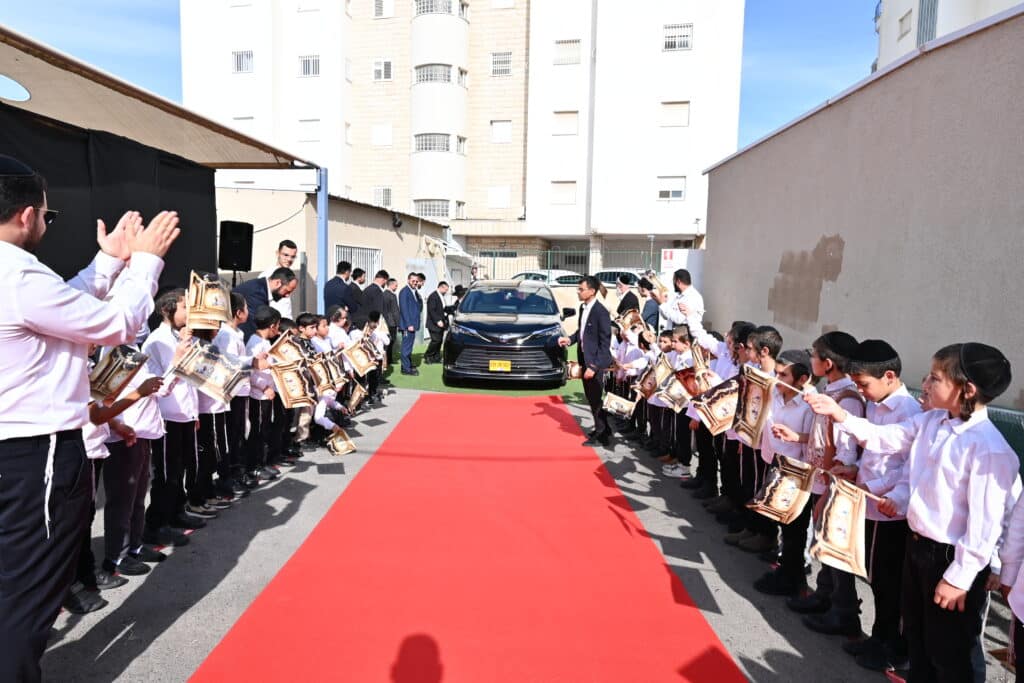 הגר"י זילברשטיין בביקור נדיר בת"ת 'חמדת התורה' בטבריה