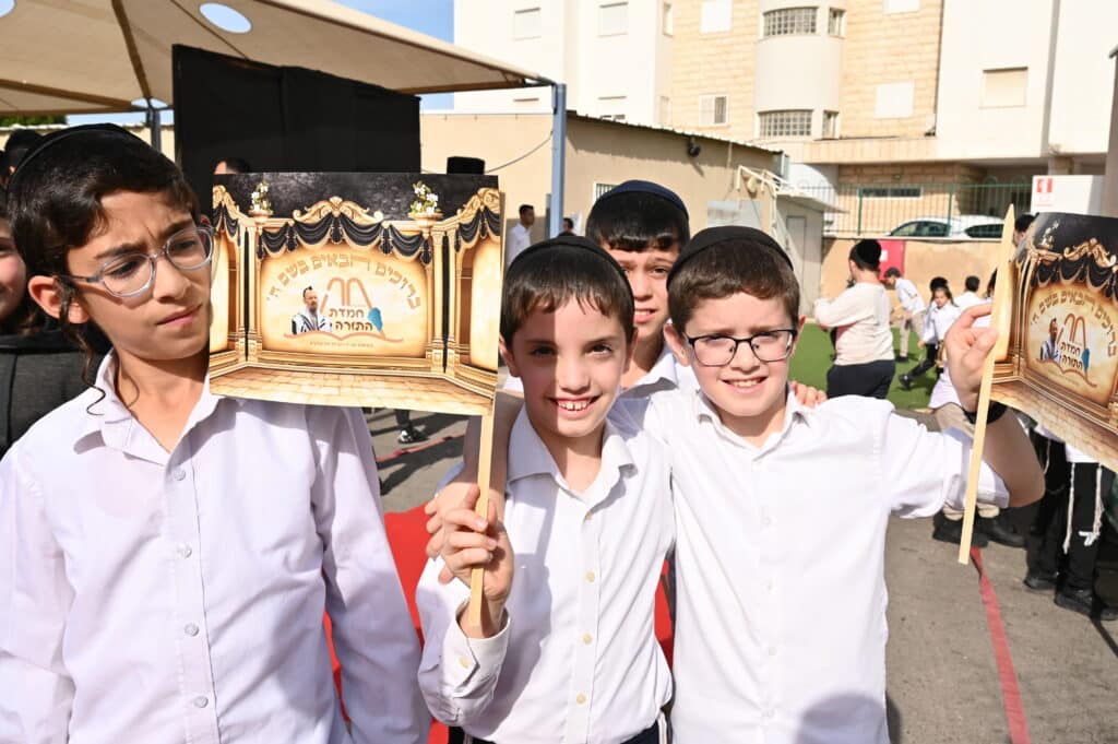 הגר"י זילברשטיין בביקור נדיר בת"ת 'חמדת התורה' בטבריה