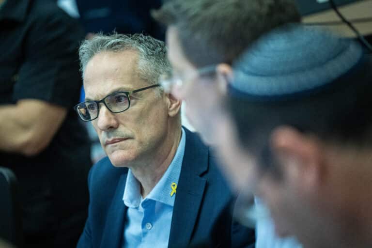 נחשף: המשנה ליועמ"שית נפגש בחשאי בביתה של הפצ"רית