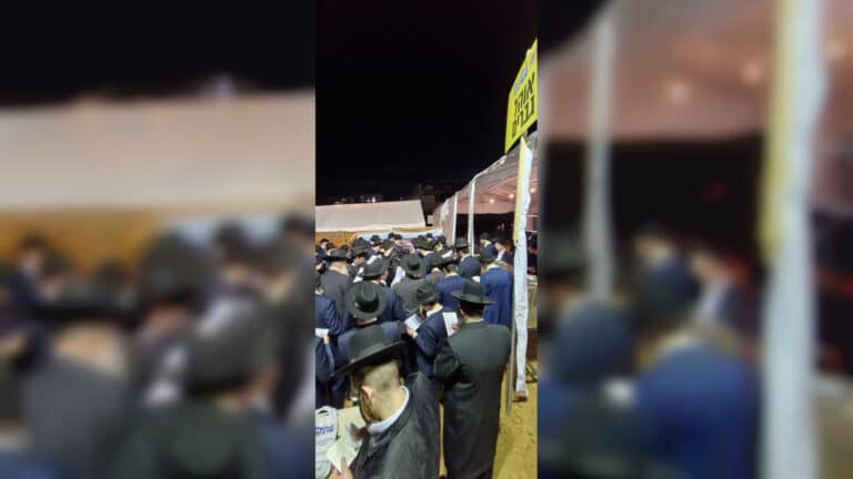 המונים החלו לפקוד את ציונו של מרן הגראי"ל שטיינמן זצוק"ל