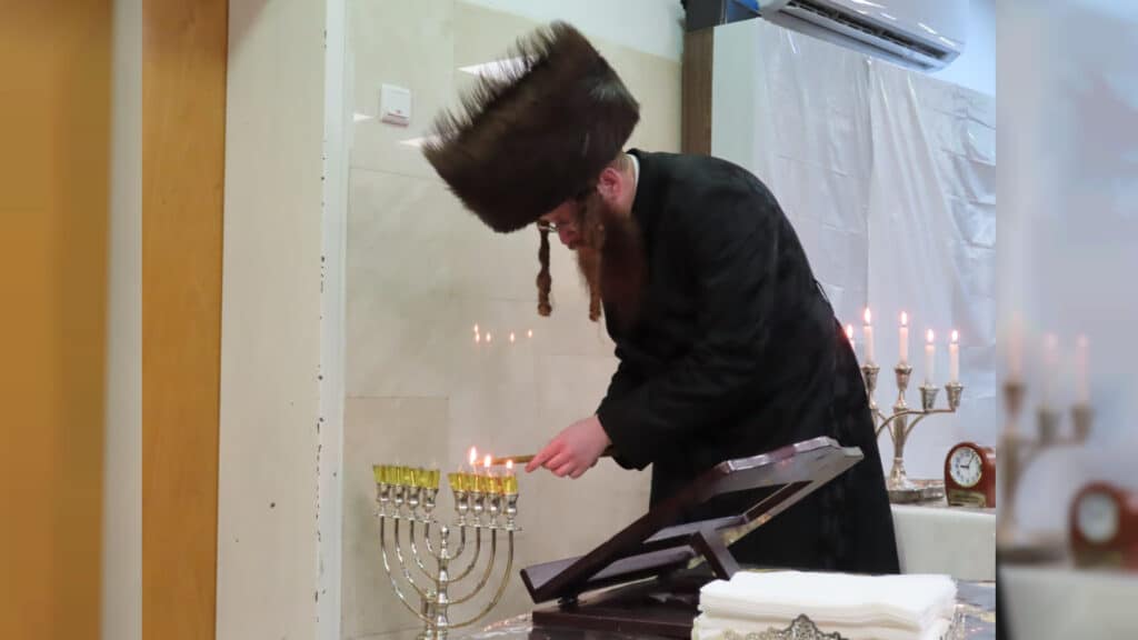 המשב"ק: המשגיח שעזב את הכנס ומנורת הענק שנחנכה