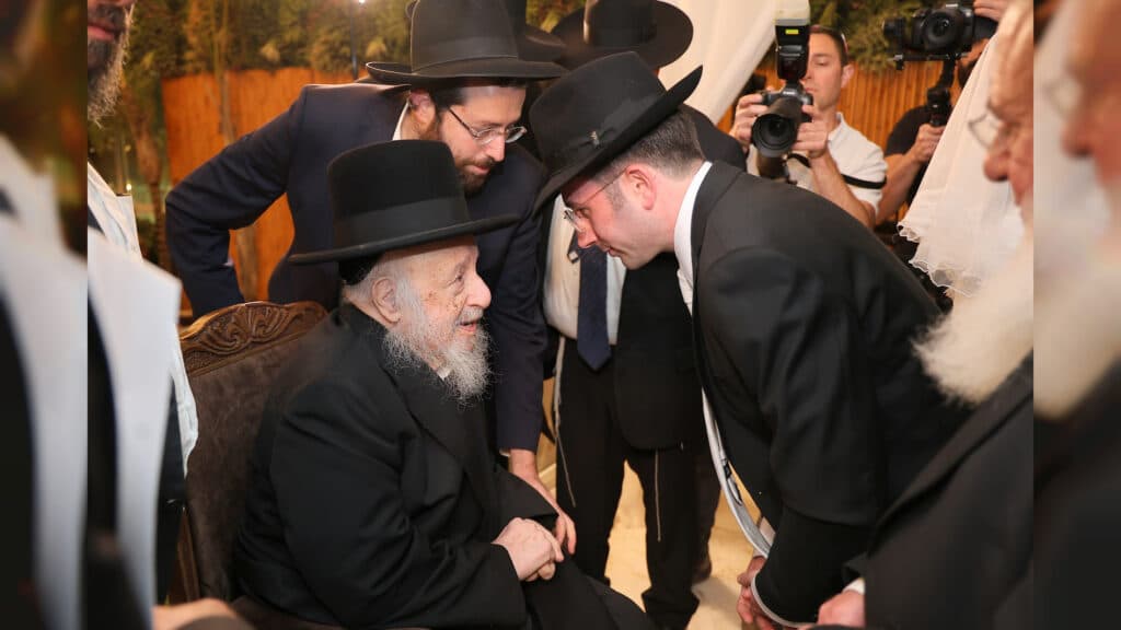 גלריה: רב קהילת חניכי הישיבות באלעד השיא את בנו