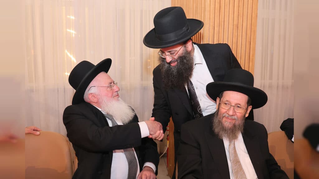 גלריה: רב קהילת חניכי הישיבות באלעד השיא את בנו