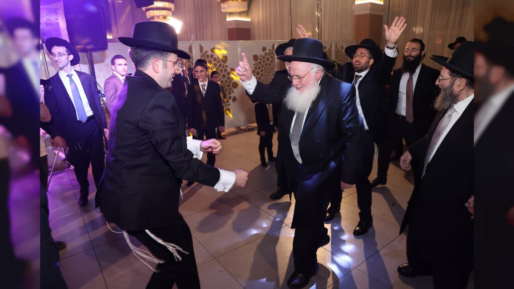 גלריה: רב קהילת חניכי הישיבות באלעד השיא את בנו