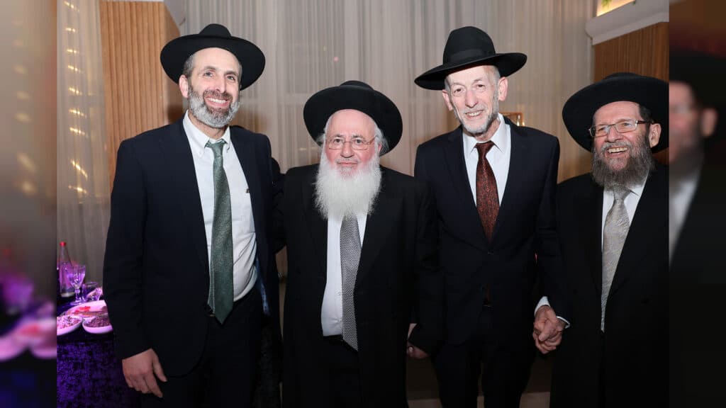 גלריה: רב קהילת חניכי הישיבות באלעד השיא את בנו