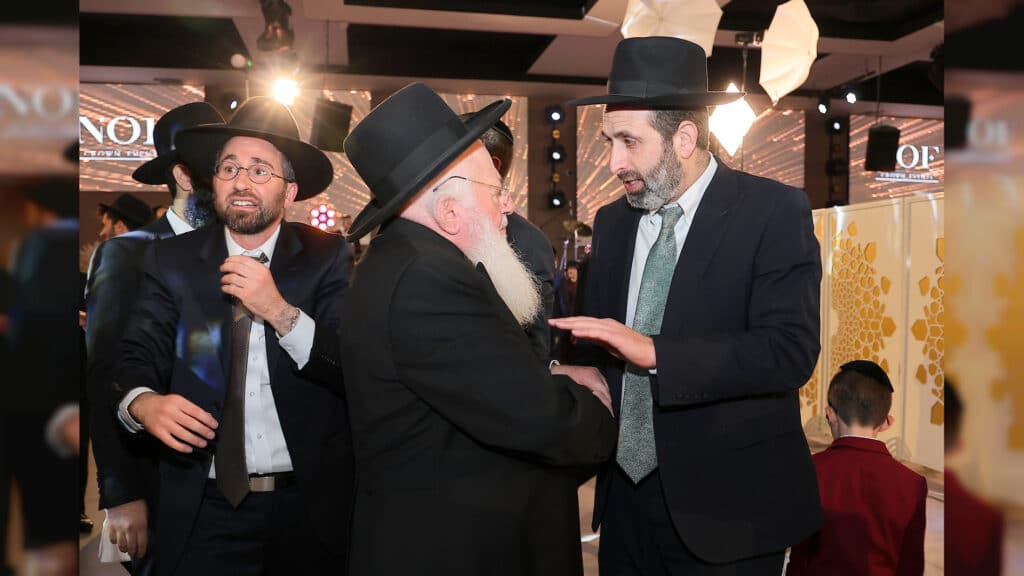 גלריה: רב קהילת חניכי הישיבות באלעד השיא את בנו