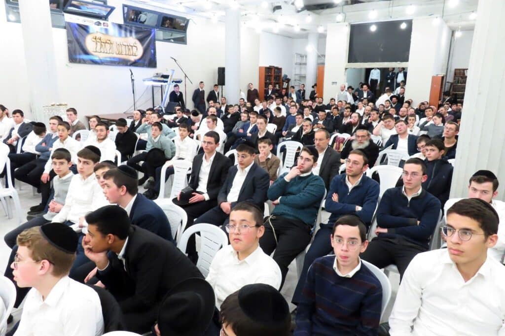 בני הישיבות בחיפה במעמד "להודות ולהלל" שע"י האיגוד