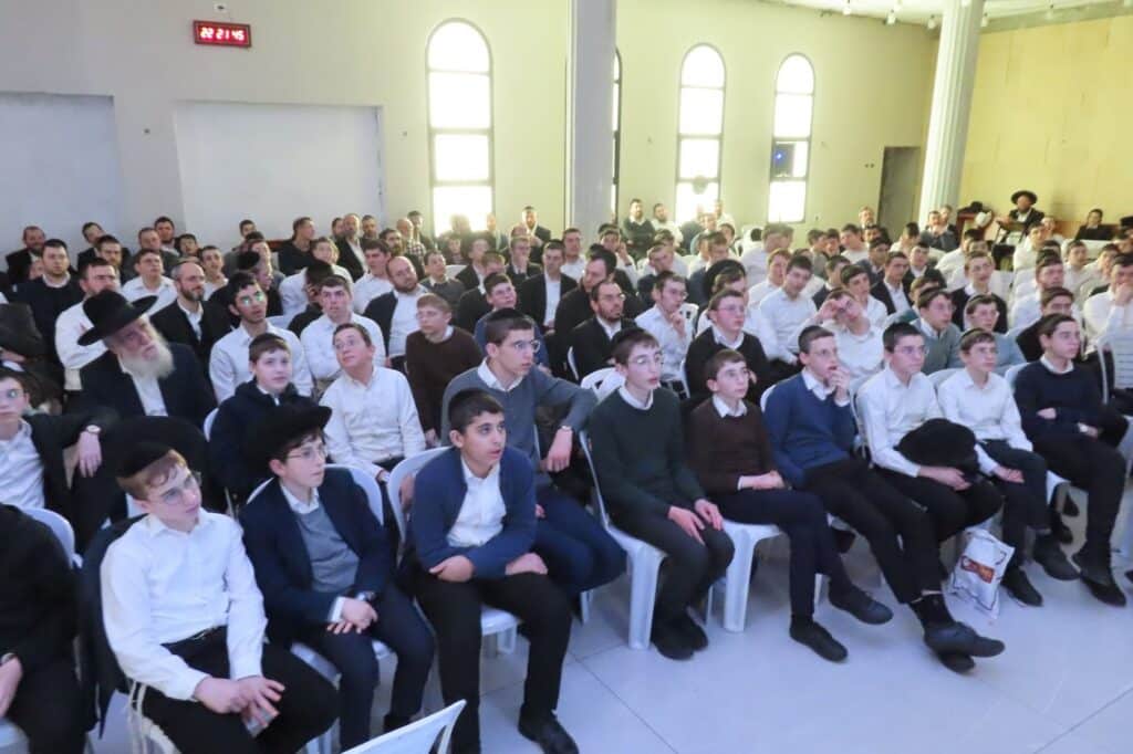 בני הישיבות בחיפה במעמד "להודות ולהלל" שע"י האיגוד