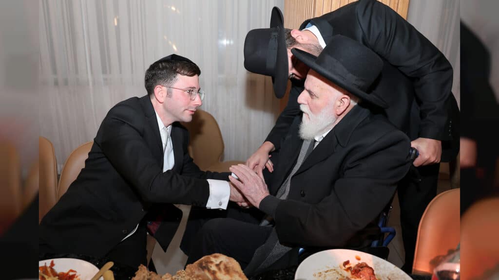 גלריה: רב קהילת חניכי הישיבות באלעד השיא את בנו